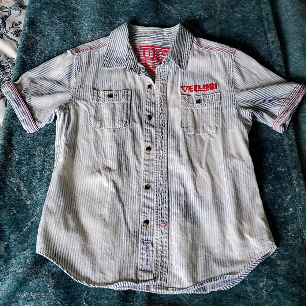 Guess denim short sleeve shirt 😍